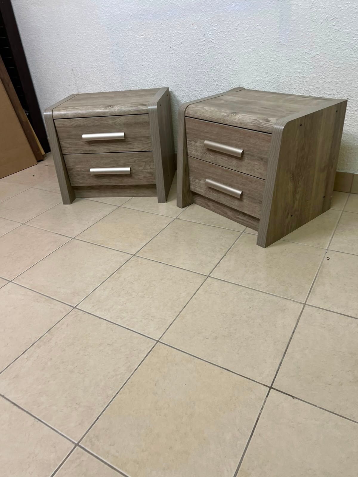 Set of 2 Grey Wood Grain 2-Drawer Nightstands – Modern Bedside Tables with Curved Edges & Silver Bar Handles - Image 11