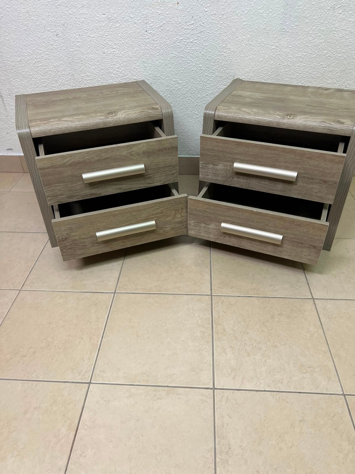 Set of 2 Grey Wood Grain 2-Drawer Nightstands – Modern Bedside Tables with Curved Edges & Silver Bar Handles - Image 12