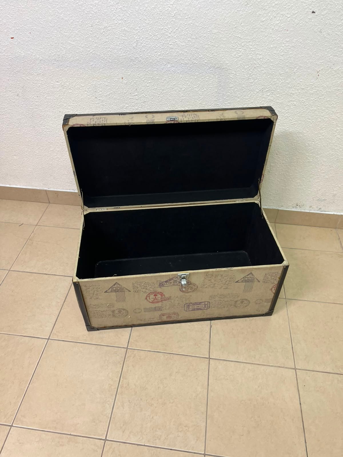 Vintage Travel Stamp Storage Trunk – Decorative Rectangular Chest with Black Trim & Silver Metal Latch - Image 6