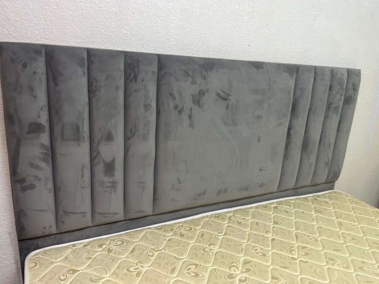 Complete Upholstered Grey Bed Set – Vertical Channel-Tufted Headboard, Cream Quilted Mattress & Matching Dark Grey Divan Base - Image 5