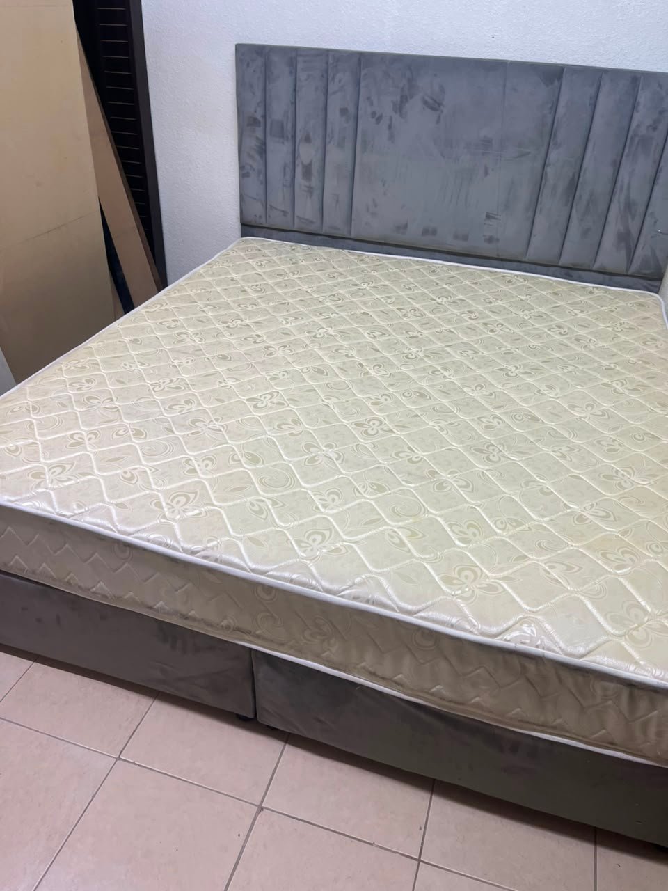 Complete Upholstered Grey Bed Set – Vertical Channel-Tufted Headboard, Cream Quilted Mattress & Matching Dark Grey Divan Base - Image 7