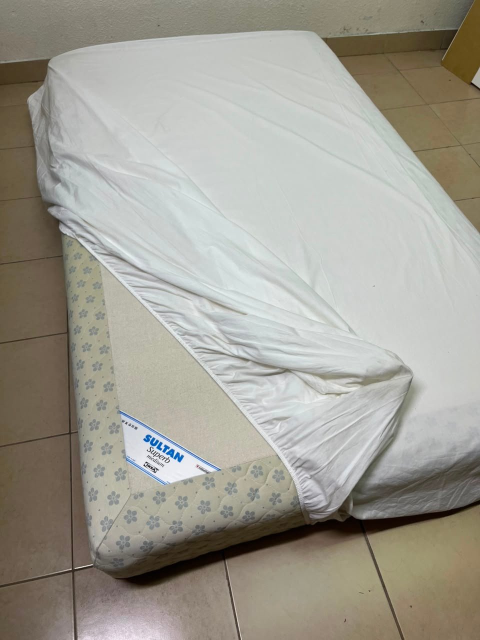 IKEA SULTAN Mattress with White Fitted Sheet – Quilted Cream Fabric with Grey Floral Pattern - Image 2