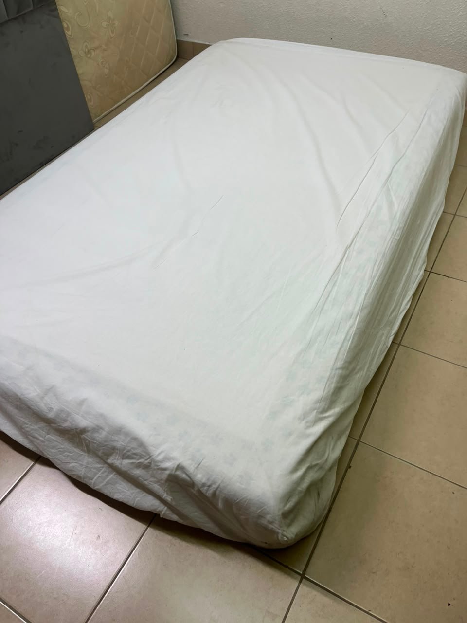 IKEA SULTAN Mattress with White Fitted Sheet – Quilted Cream Fabric with Grey Floral Pattern