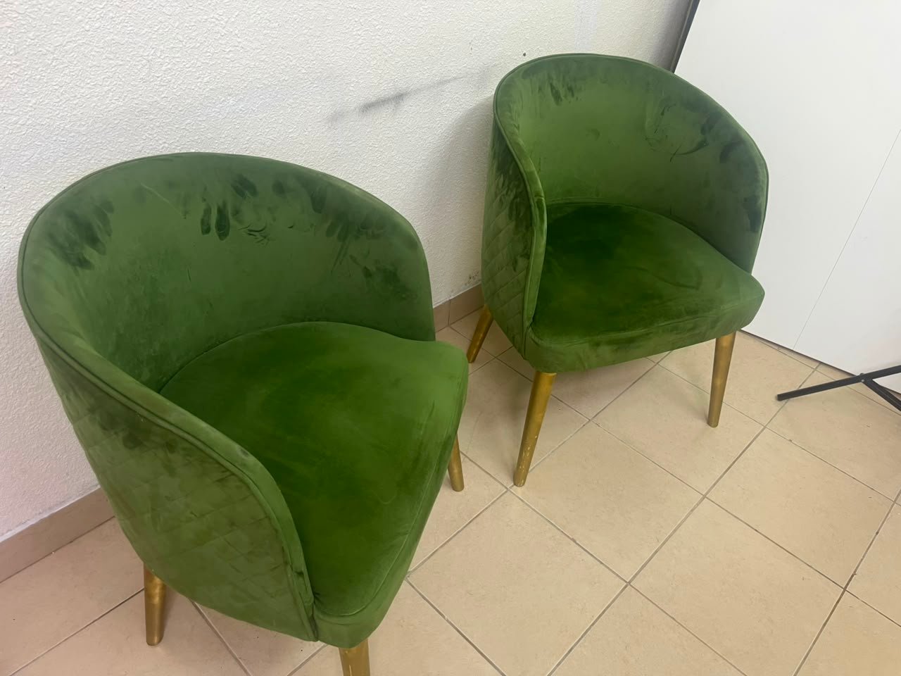 Set of 2 Olive Green Velvet Tub Chairs – Mid-Century Modern Accent Seating with Gold/Brass Tapered Legs - Image 2