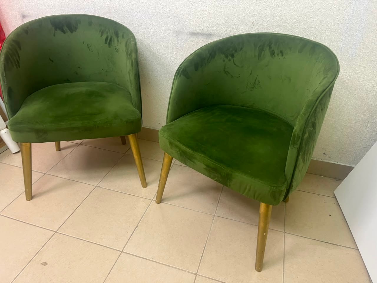 Set of 2 Olive Green Velvet Tub Chairs – Mid-Century Modern Accent Seating with Gold/Brass Tapered Legs - Image 8