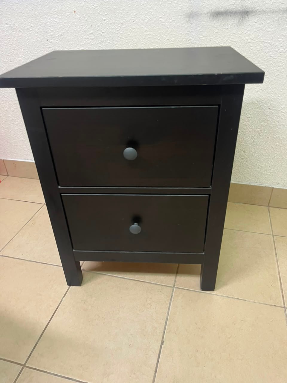 Minimalist Dark Charcoal 2-Drawer Nightstand – Modern Bedside Table with Contrast Round Knobs & Sturdy Square Legs - Image 6