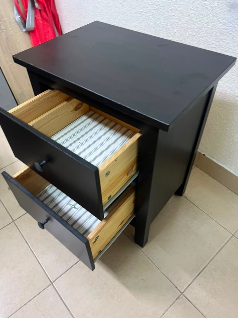 Minimalist Dark Charcoal 2-Drawer Nightstand – Modern Bedside Table with Contrast Round Knobs & Sturdy Square Legs - Image 11