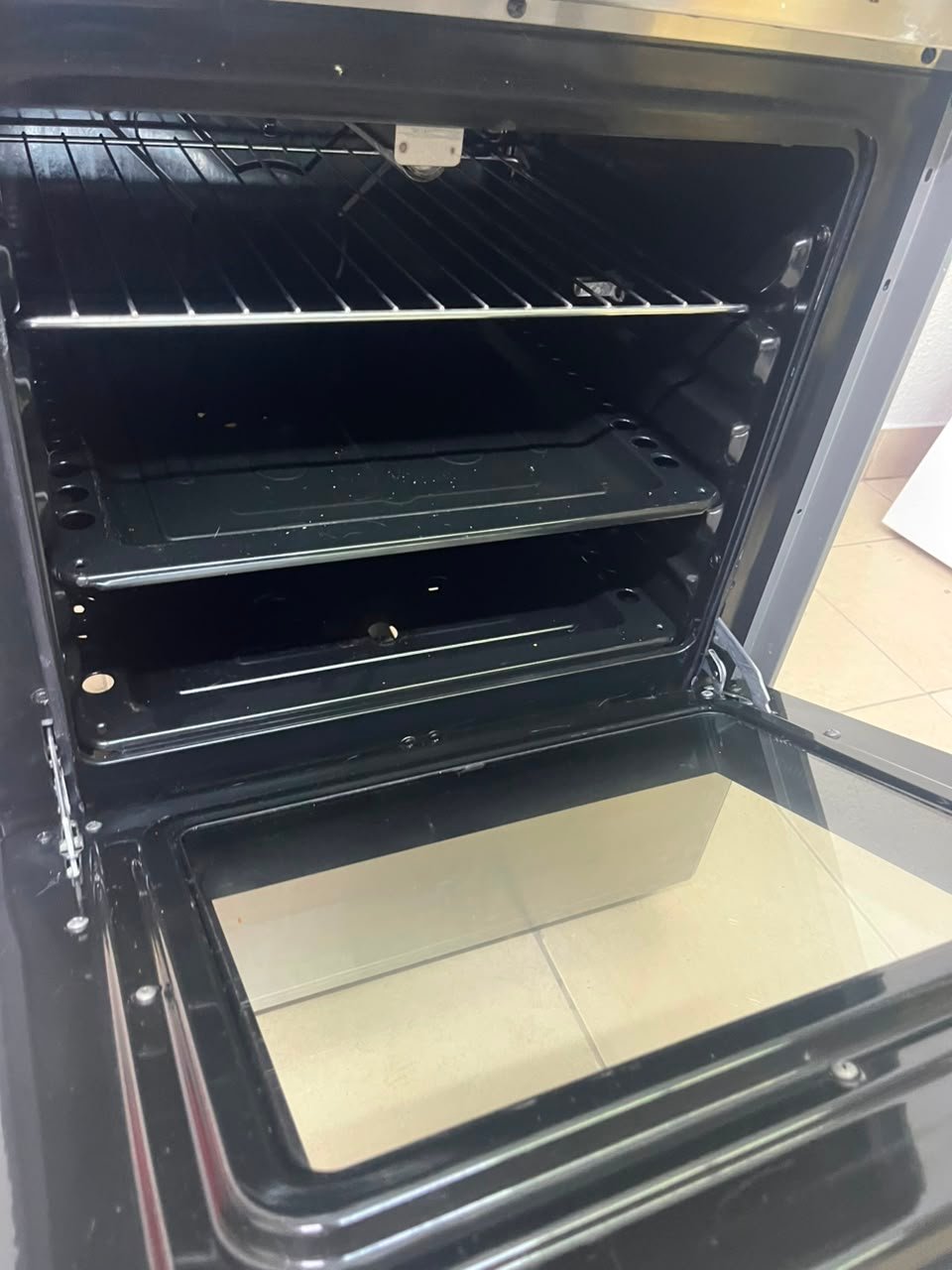 Midea Freestanding 4-Burner Gas Cooker with Oven – Stainless Steel Stove with Foldable Glass Lid & Storage Drawer - Image 10
