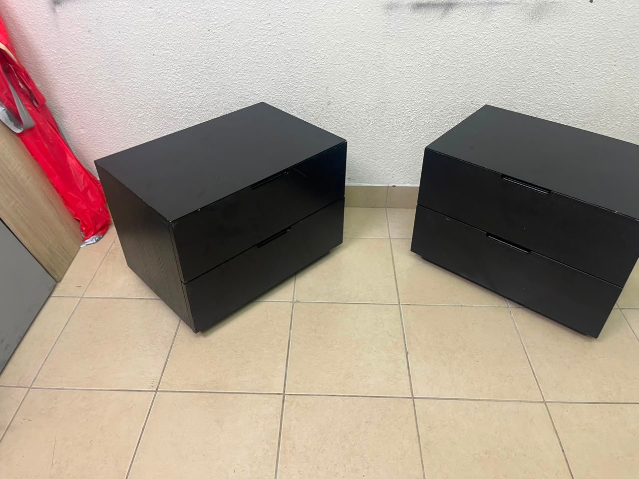 Set of 2 Minimalist Black 2-Drawer Nightstands – Modern Bedside Tables with Handleless Design & Recessed Plinth Base