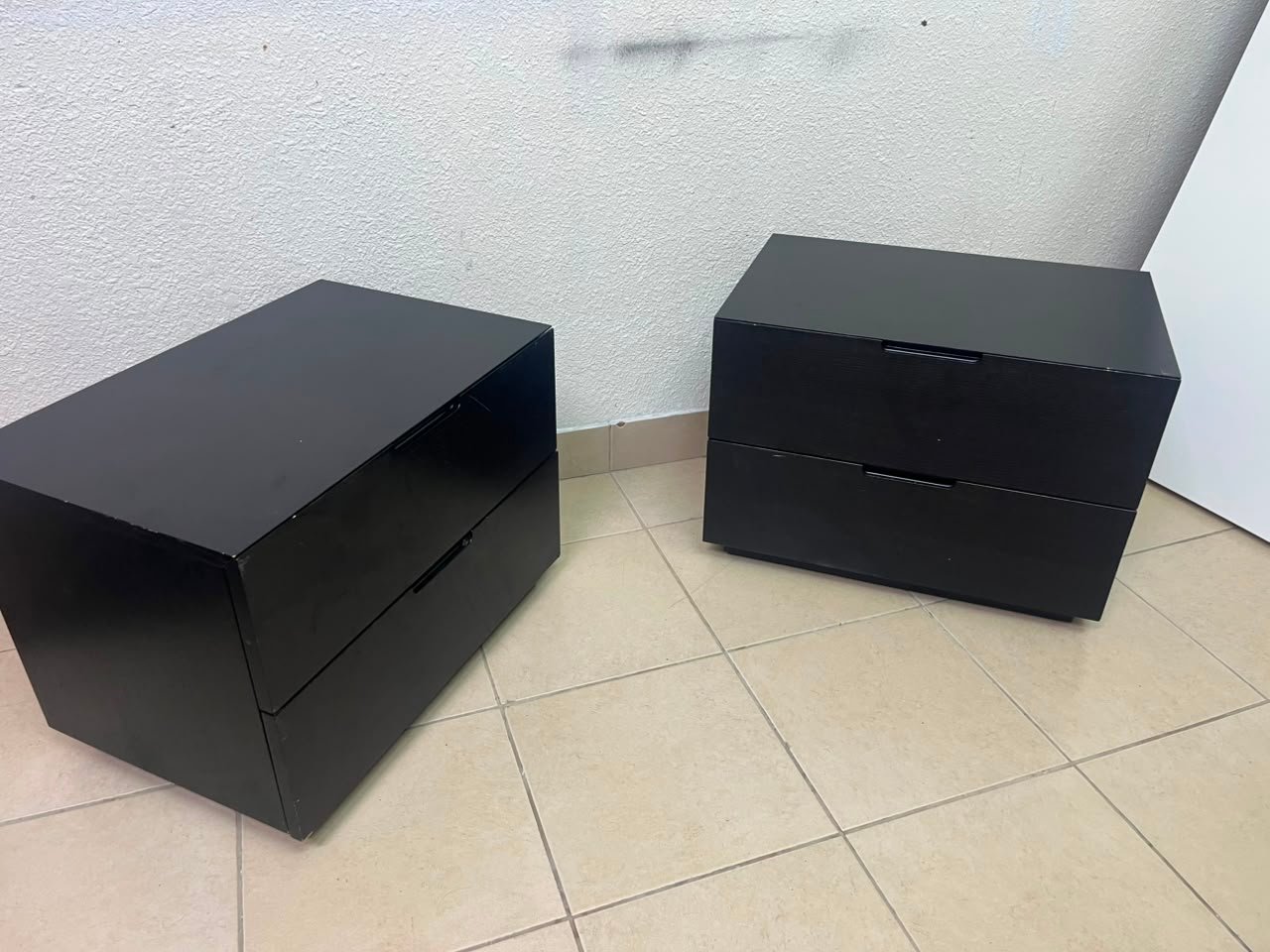 Set of 2 Minimalist Black 2-Drawer Nightstands – Modern Bedside Tables with Handleless Design & Recessed Plinth Base - Image 3