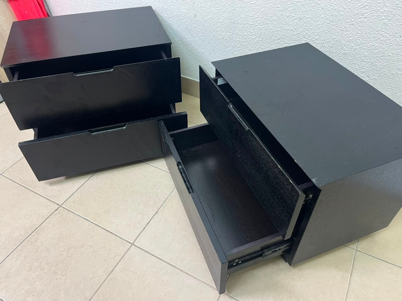 Set of 2 Minimalist Black 2-Drawer Nightstands – Modern Bedside Tables with Handleless Design & Recessed Plinth Base - Image 7