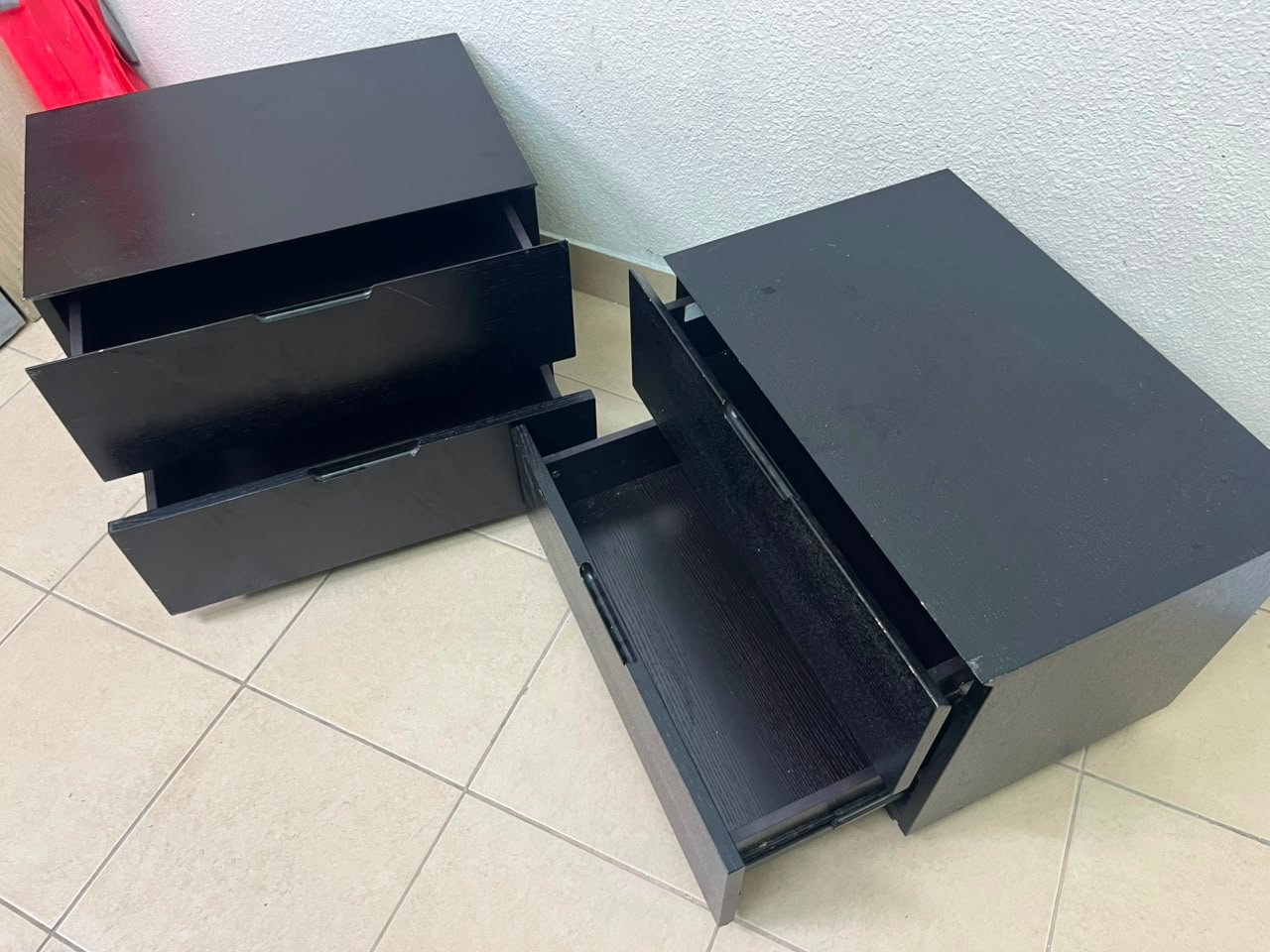Set of 2 Minimalist Black 2-Drawer Nightstands – Modern Bedside Tables with Handleless Design & Recessed Plinth Base - Image 9
