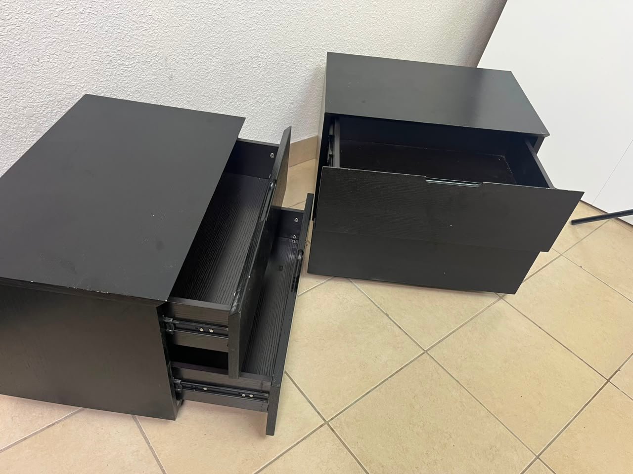 Set of 2 Minimalist Black 2-Drawer Nightstands – Modern Bedside Tables with Handleless Design & Recessed Plinth Base - Image 10