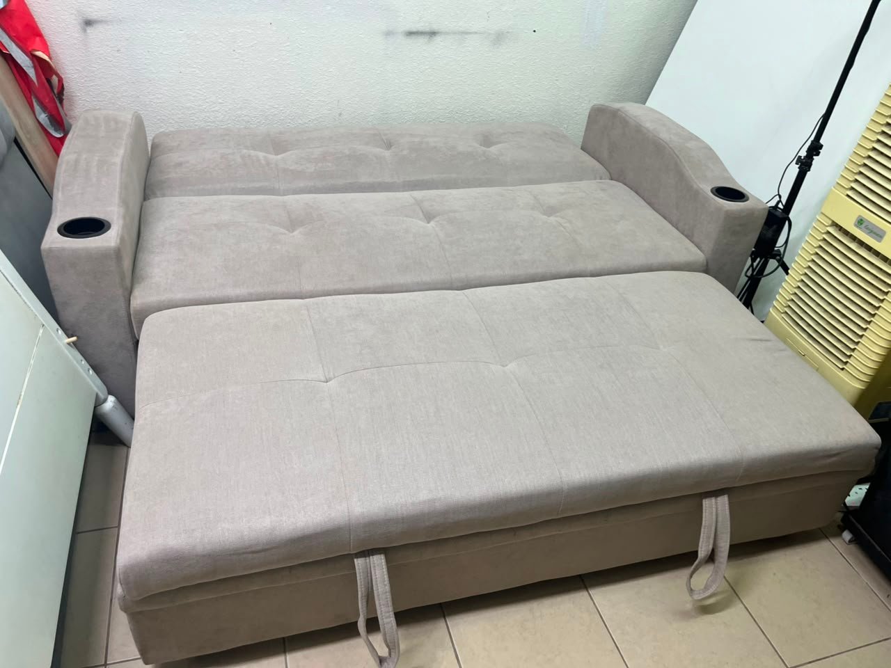 Modern Beige Convertible Sofa Bed with Cup Holders – Plush Tufted Futon with Pull-Out Storage / Sleeper Function for Apartments & Guest Rooms - Image 6