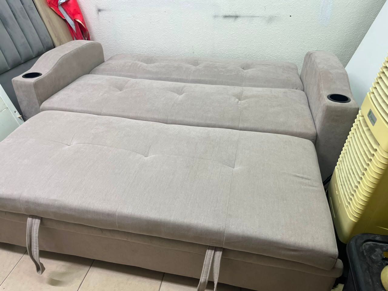 Modern Beige Convertible Sofa Bed with Cup Holders – Plush Tufted Futon with Pull-Out Storage / Sleeper Function for Apartments & Guest Rooms - Image 7