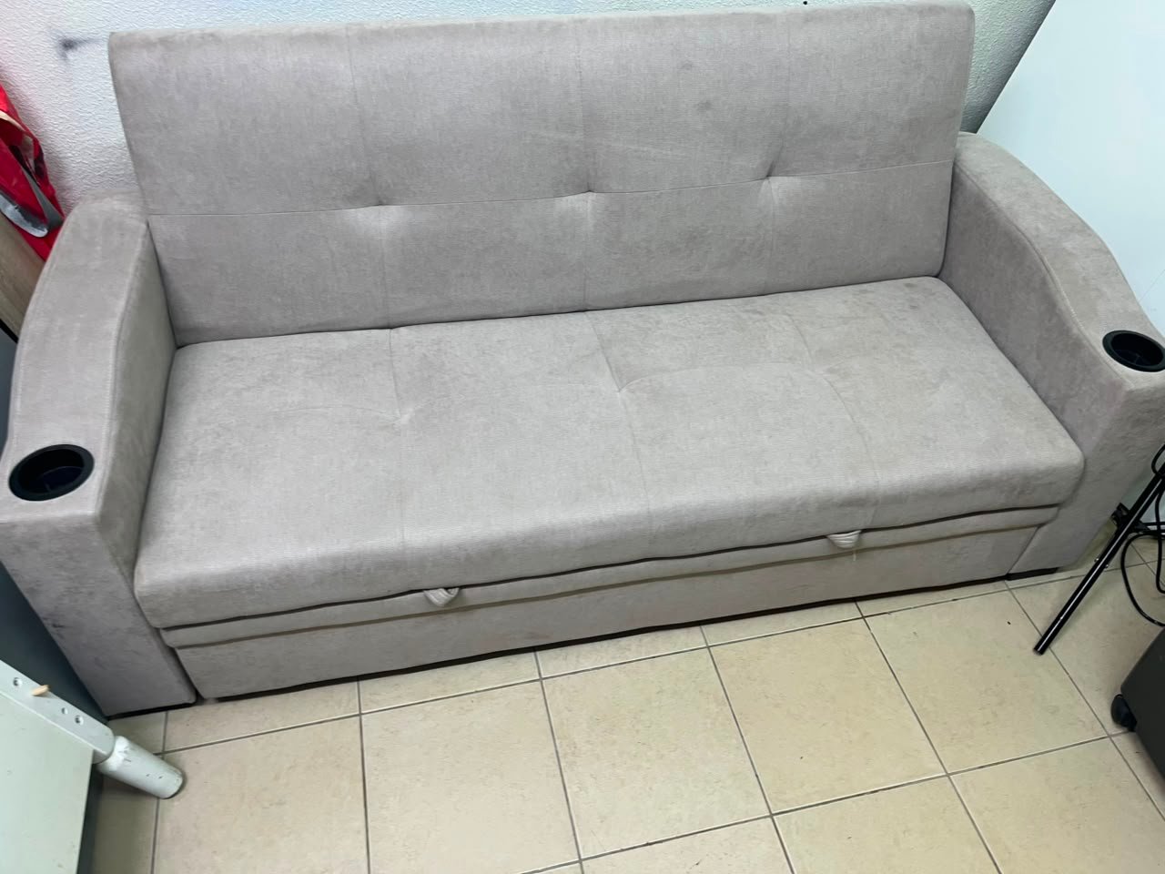 Modern Beige Convertible Sofa Bed with Cup Holders – Plush Tufted Futon with Pull-Out Storage / Sleeper Function for Apartments & Guest Rooms - Image 10