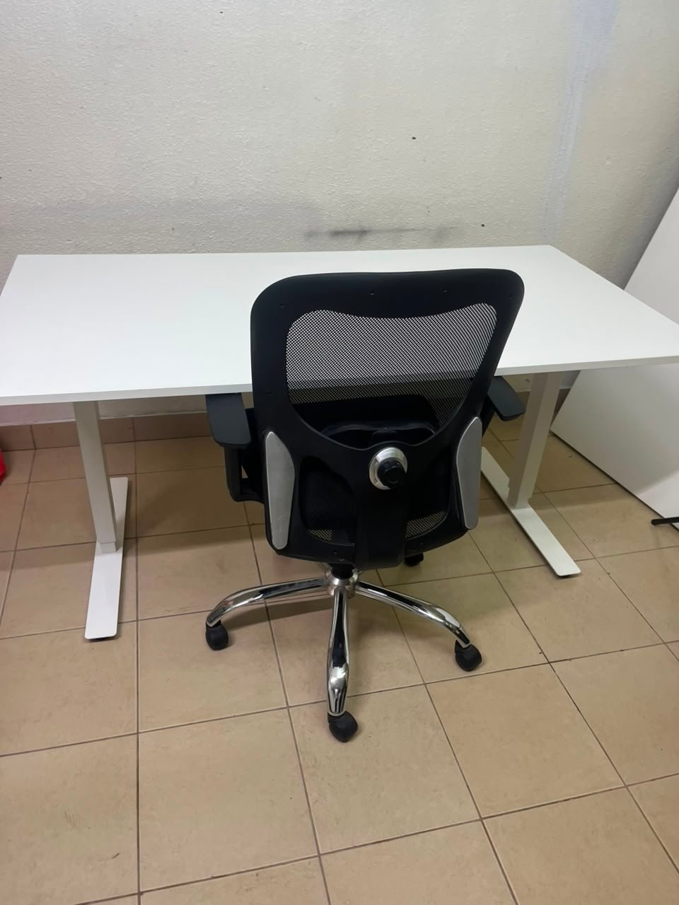 Ergonomic Black Mesh Office Chair – Adjustable Lumbar Support Dial, Flip-Up Armrests & Chrome Base