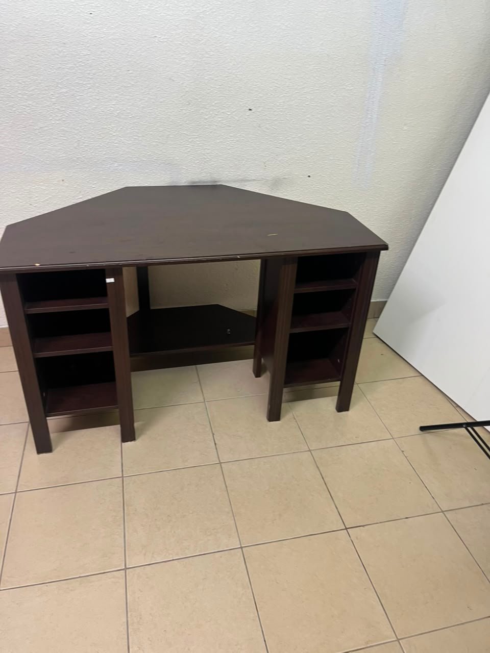 IKEA BRUSALI corner desk in brown featuring built-in storage shelves on the sides. - Image 2