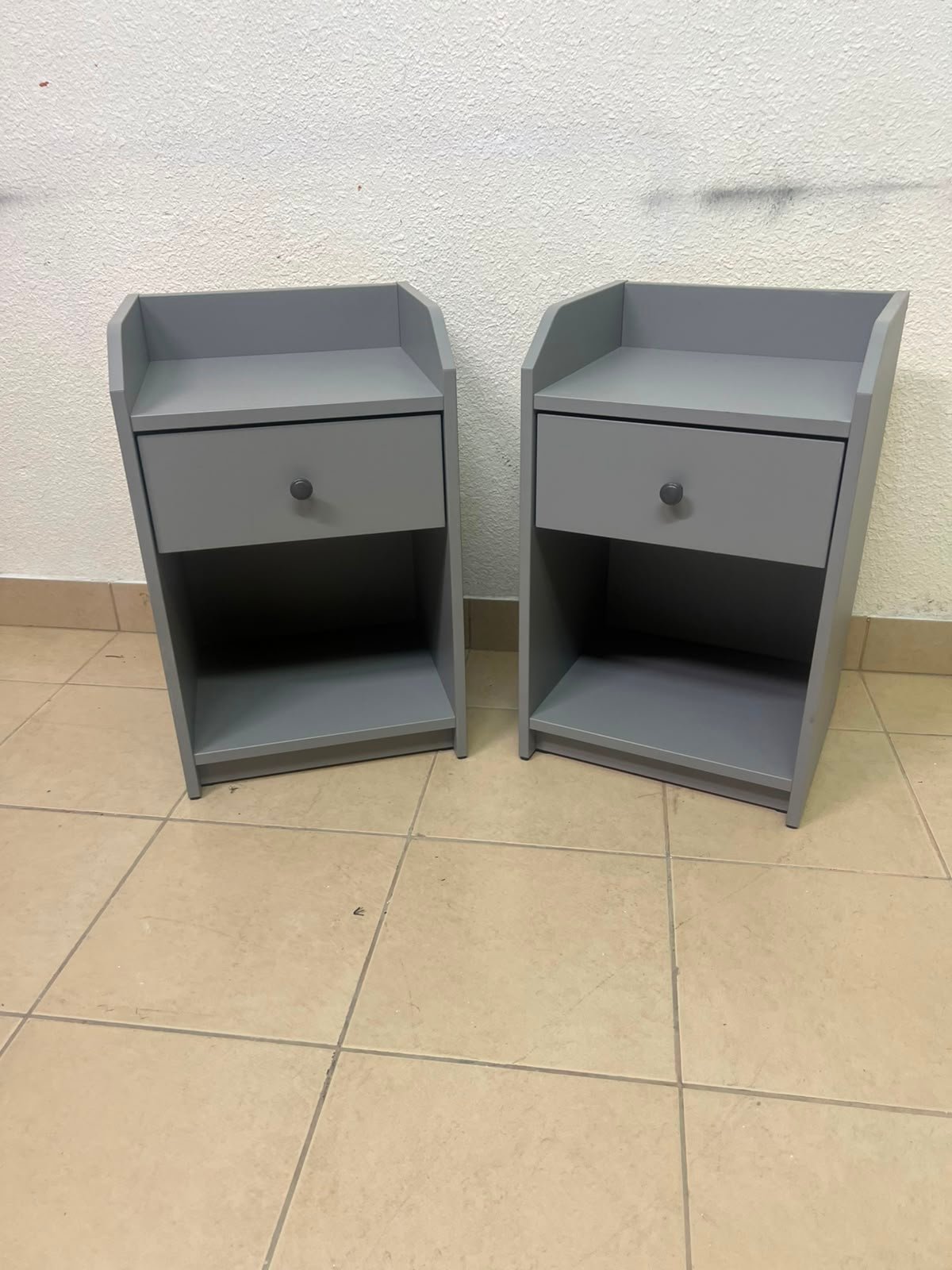 Set of 2 Grey Bedside Tables / Nightstands – Modern Storage Cabinet with Drawer, Open Shelf & Safety Raised Edges