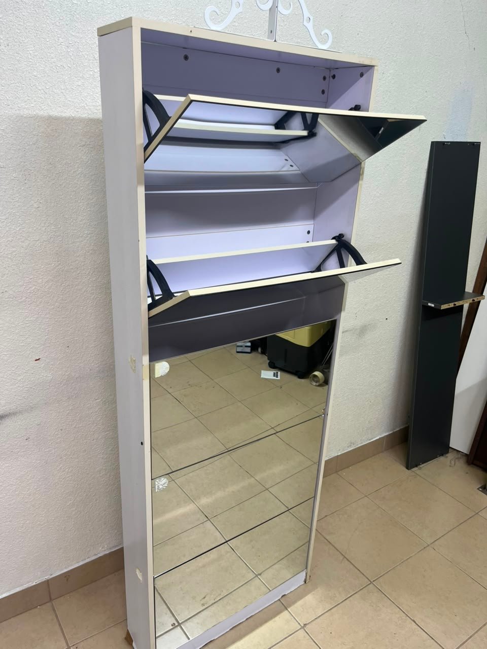 White Wall-Mounted / Over-the-Door Jewelry Armoire with Full-Length Mirror – Lockable Storage Cabinet with Decorative Crown Hook & Multi-Tier Glass Shelves - Image 7