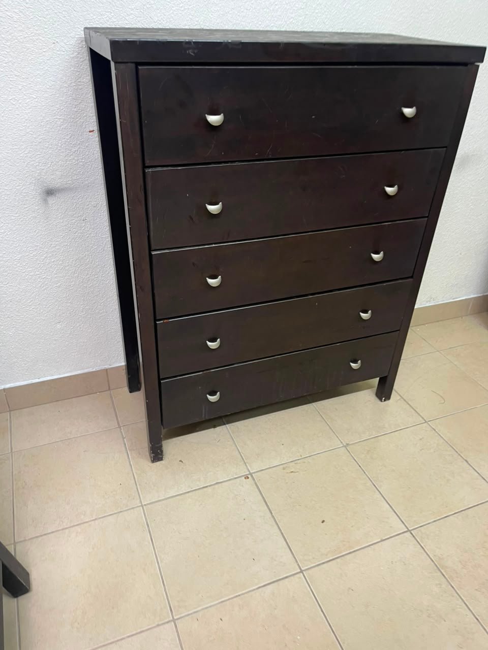 Classic Dark Espresso 5-Drawer Tall Chest / Dresser – Solid Wood Frame with Cup-Style Silver Handles & Sturdy Square Legs - Image 2