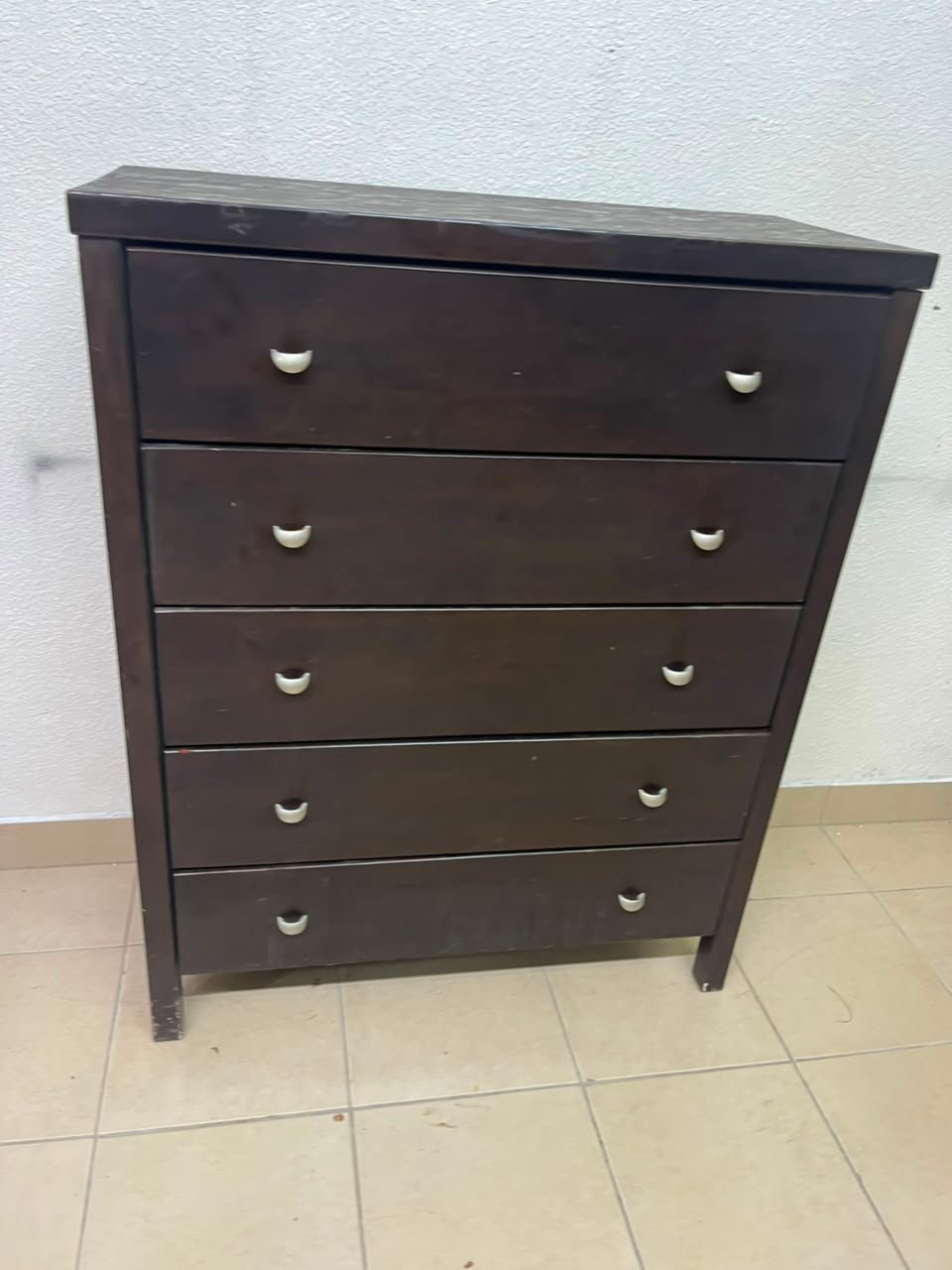 Classic Dark Espresso 5-Drawer Tall Chest / Dresser – Solid Wood Frame with Cup-Style Silver Handles & Sturdy Square Legs - Image 7