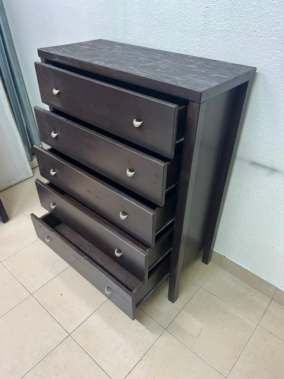 Classic Dark Espresso 5-Drawer Tall Chest / Dresser – Solid Wood Frame with Cup-Style Silver Handles & Sturdy Square Legs - Image 8