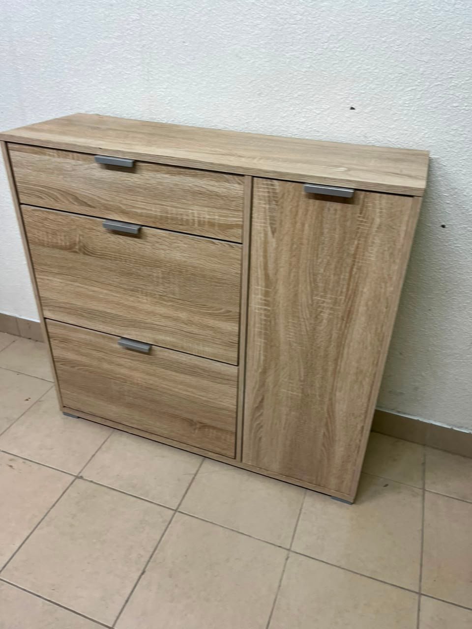 Modern Light Oak Storage Cabinet / Shoe Rack – 3-Tier Tilt-Out Drawers & Side Cabinet with Sleek Silver Handles