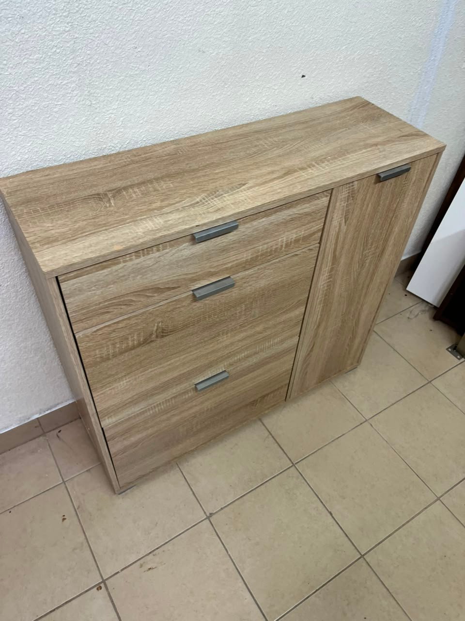 Modern Light Oak Storage Cabinet / Shoe Rack – 3-Tier Tilt-Out Drawers & Side Cabinet with Sleek Silver Handles - Image 8