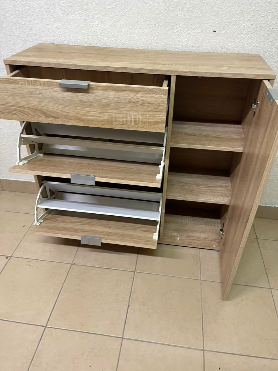 Modern Light Oak Storage Cabinet / Shoe Rack – 3-Tier Tilt-Out Drawers & Side Cabinet with Sleek Silver Handles - Image 9