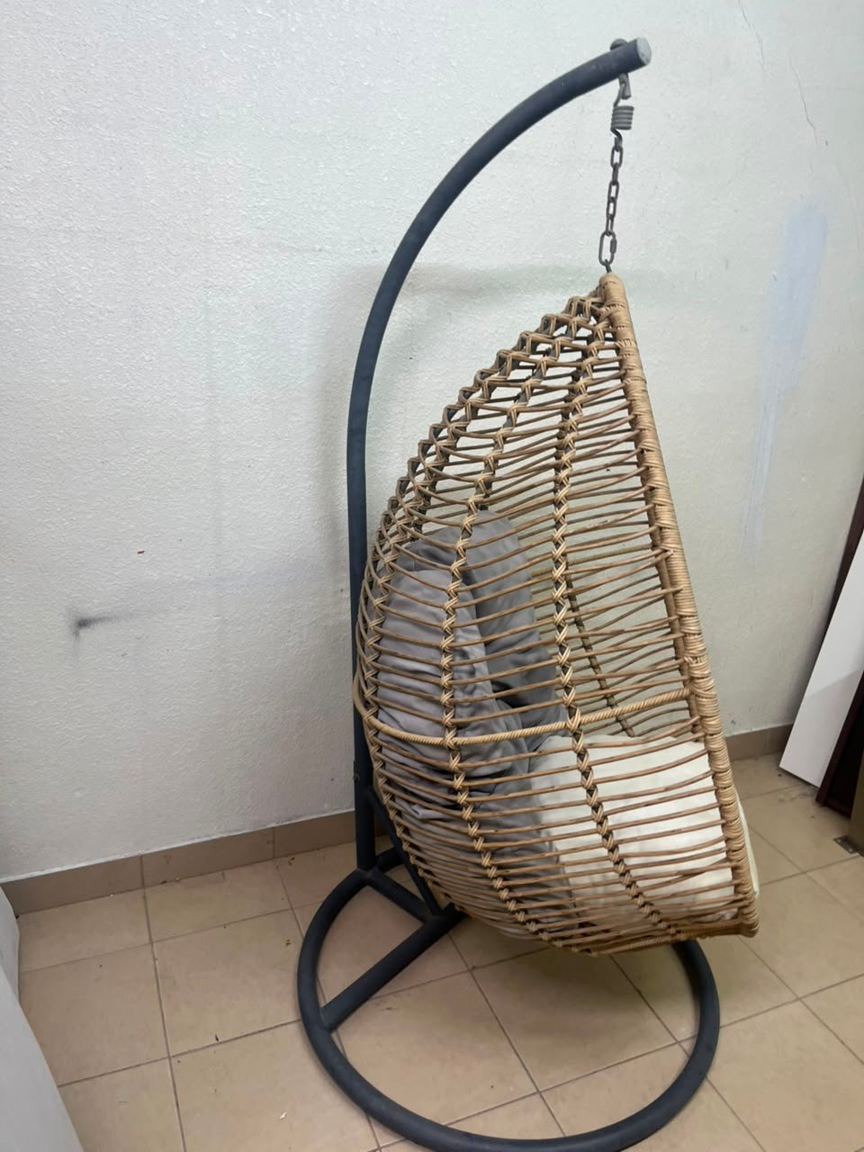 Beige Rattan Hanging Egg Chair with Stand – Indoor/Outdoor Teardrop Swing Chair with Black Metal Frame & Cushion Set - Image 5