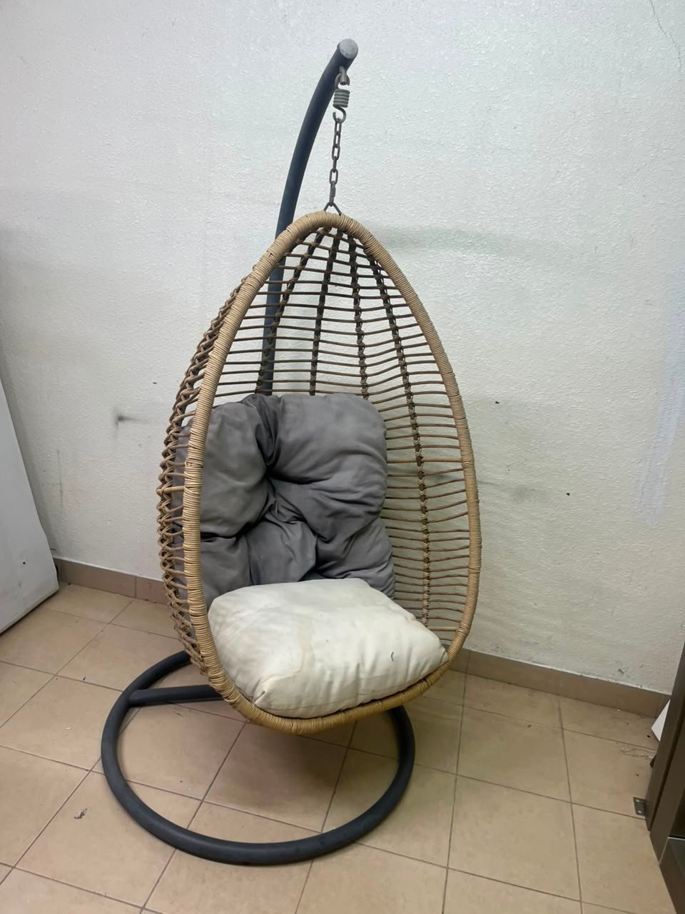 Beige Rattan Hanging Egg Chair with Stand – Indoor/Outdoor Teardrop Swing Chair with Black Metal Frame & Cushion Set - Image 6