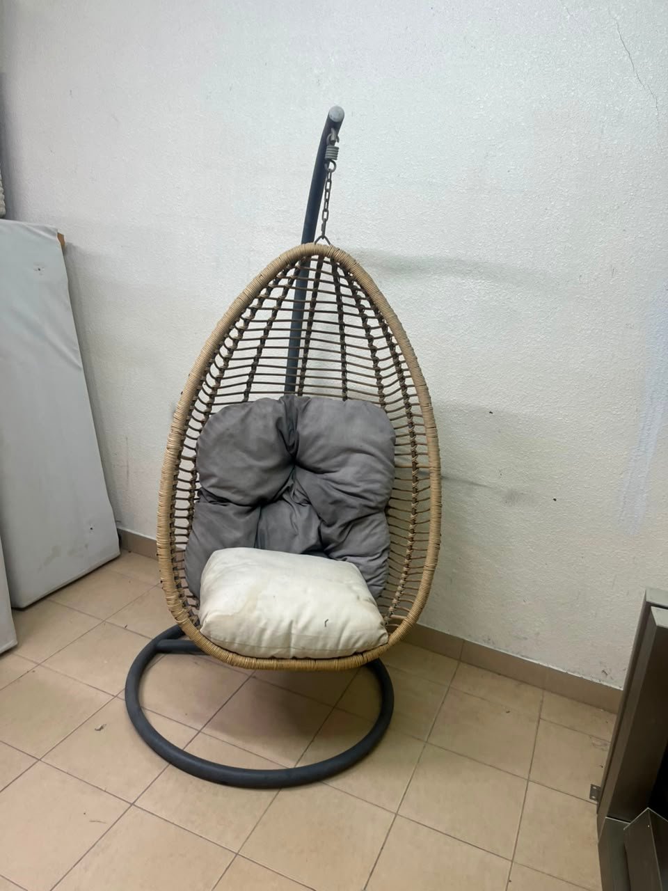 Beige Rattan Hanging Egg Chair with Stand – Indoor/Outdoor Teardrop Swing Chair with Black Metal Frame & Cushion Set - Image 7