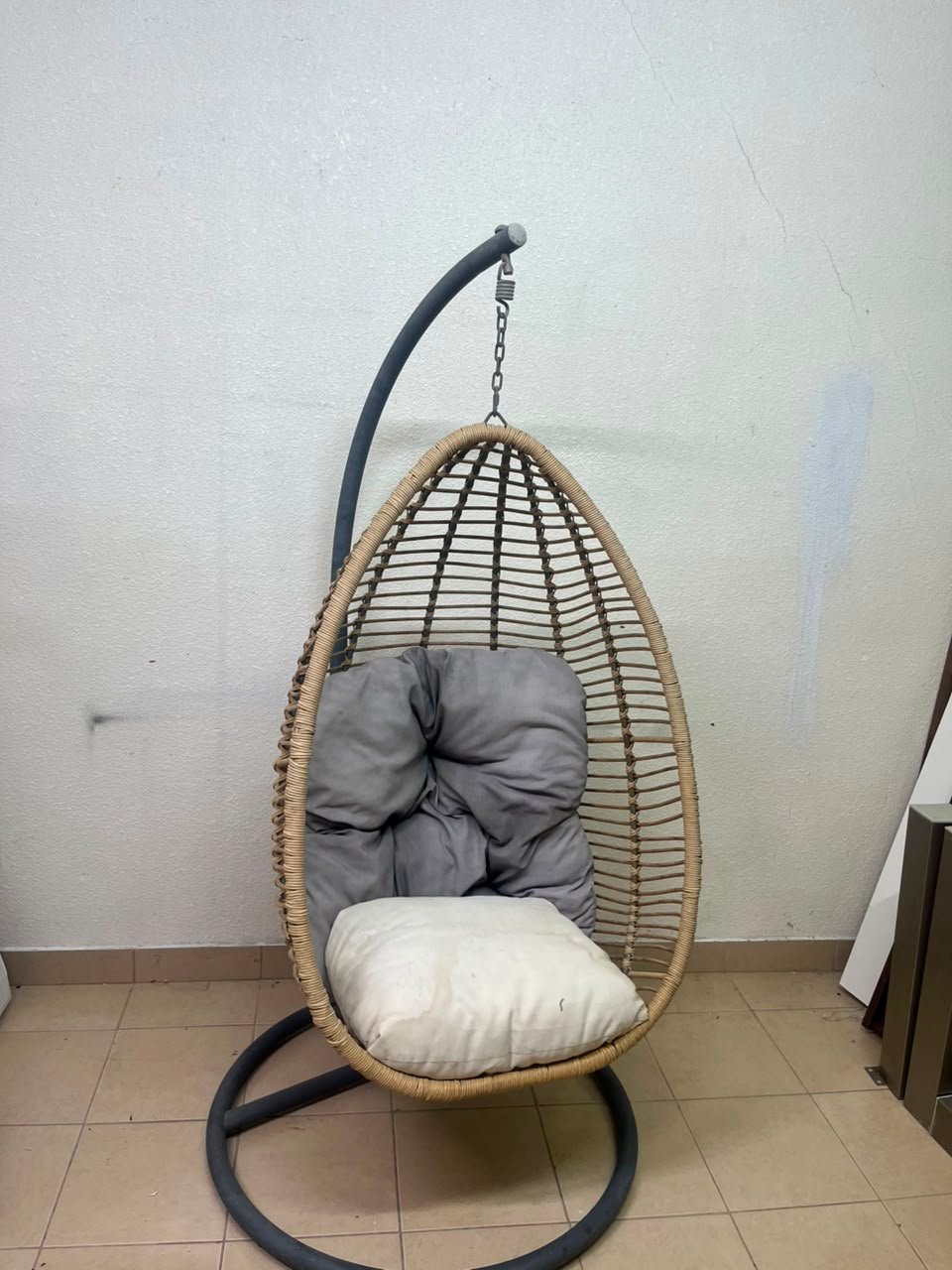 Beige Rattan Hanging Egg Chair with Stand – Indoor/Outdoor Teardrop Swing Chair with Black Metal Frame & Cushion Set - Image 9