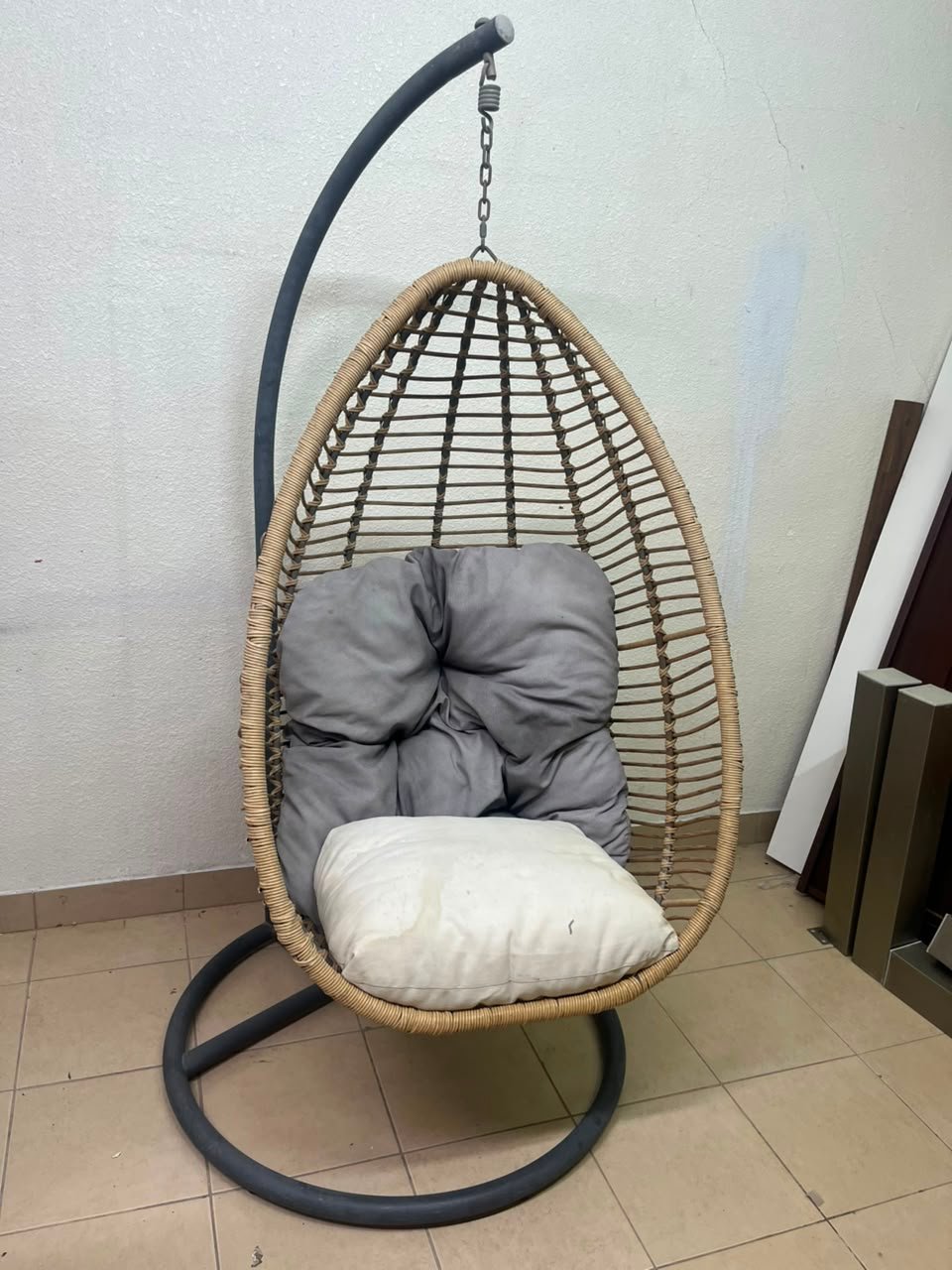 Beige Rattan Hanging Egg Chair with Stand – Indoor/Outdoor Teardrop Swing Chair with Black Metal Frame & Cushion Set - Image 10