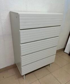 Modern White 5-Drawer Tall Dresser – Horizontal Slatted Front Design with Handleless Drawers & Cylindrical Legs - Image 9