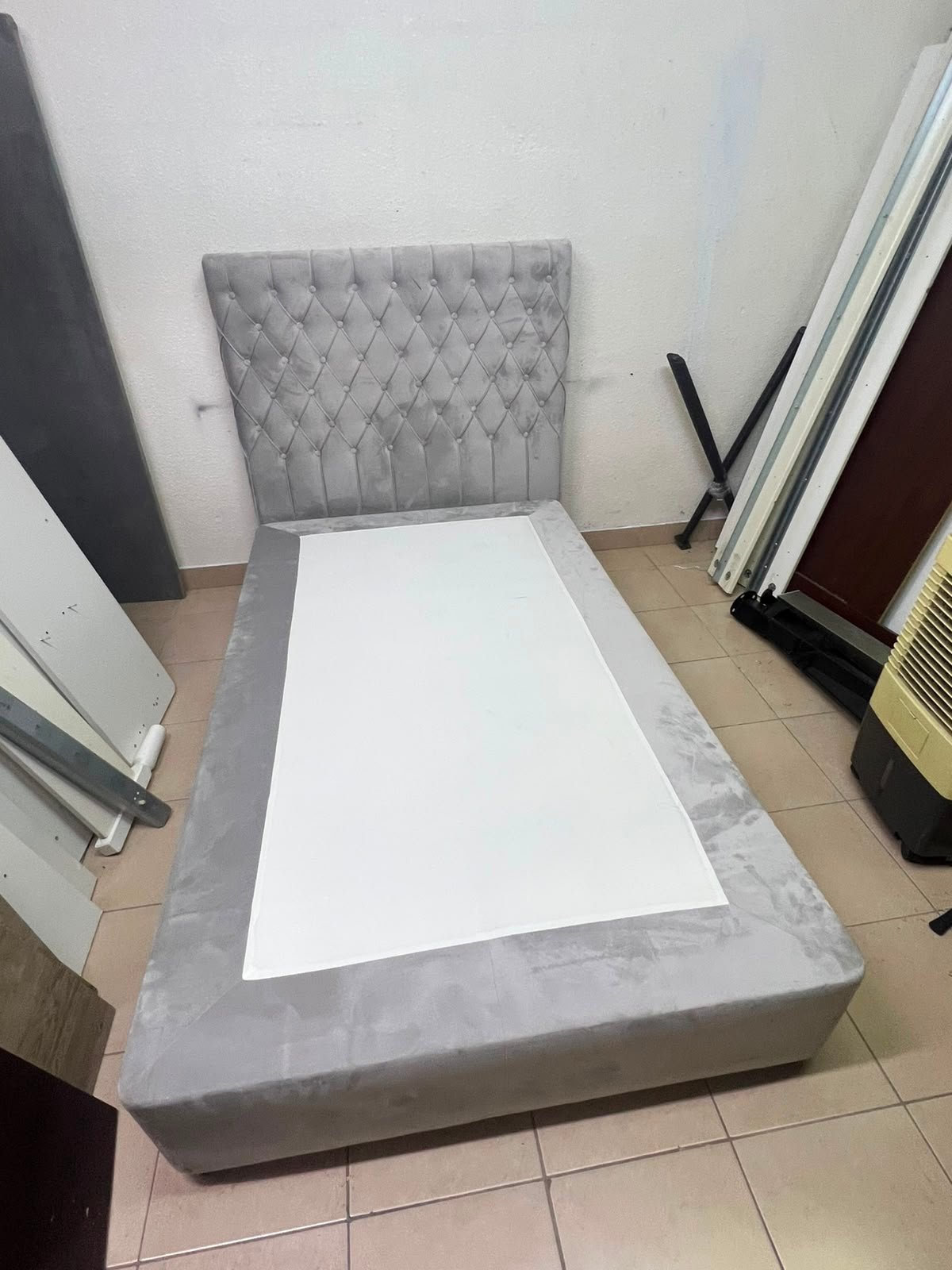 Grey Velvet Single Bed Frame with Diamond-Tufted Headboard – Upholstered Platform Bed with Low-Profile Base - Image 8