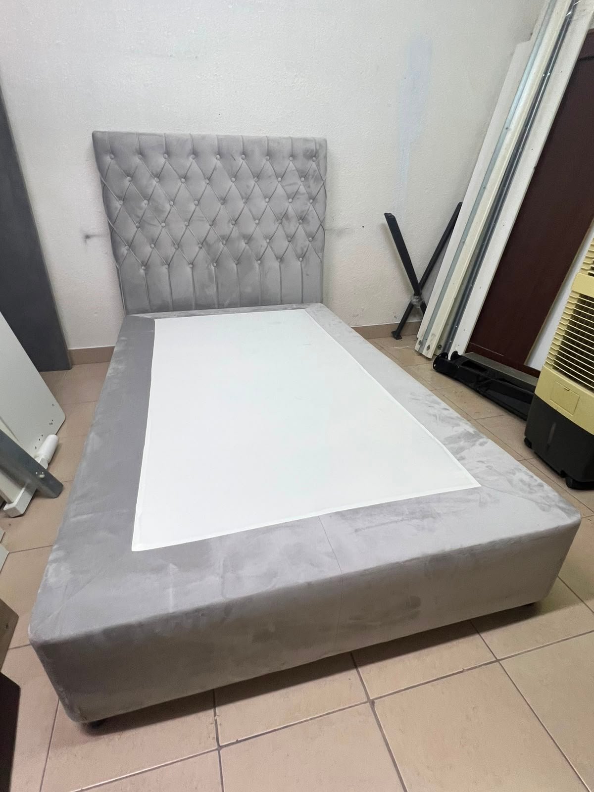 Grey Velvet Single Bed Frame with Diamond-Tufted Headboard – Upholstered Platform Bed with Low-Profile Base - Image 10