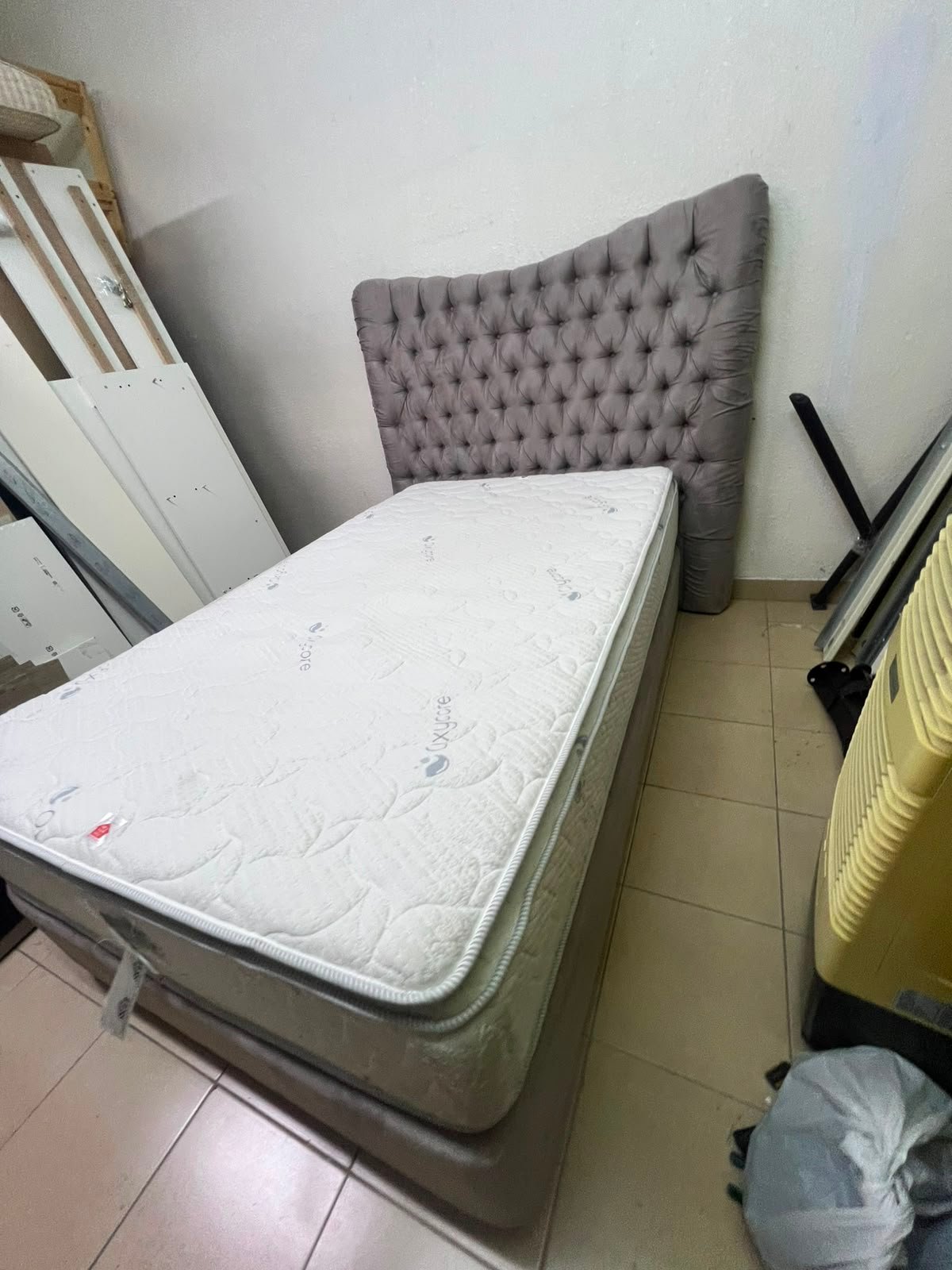Grey Tufted Single Bed Frame with White Quilted Mattress – Complete Upholstered Bed Set with Dark Grey Base - Image 4