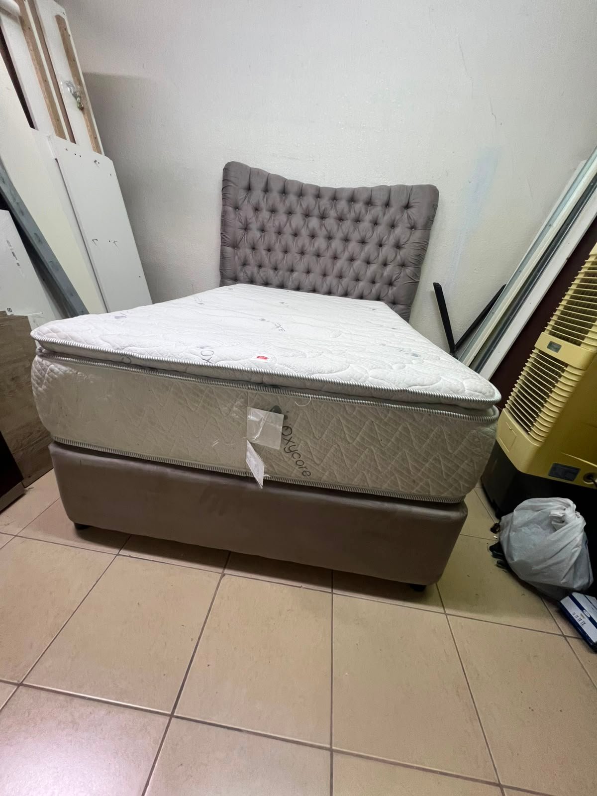 Grey Tufted Single Bed Frame with White Quilted Mattress – Complete Upholstered Bed Set with Dark Grey Base - Image 11
