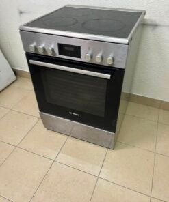 The image shows a freestanding Bosch electric cooker measuring 60x60 cm with a glass ceramic surface and built-in oven. - Image 3