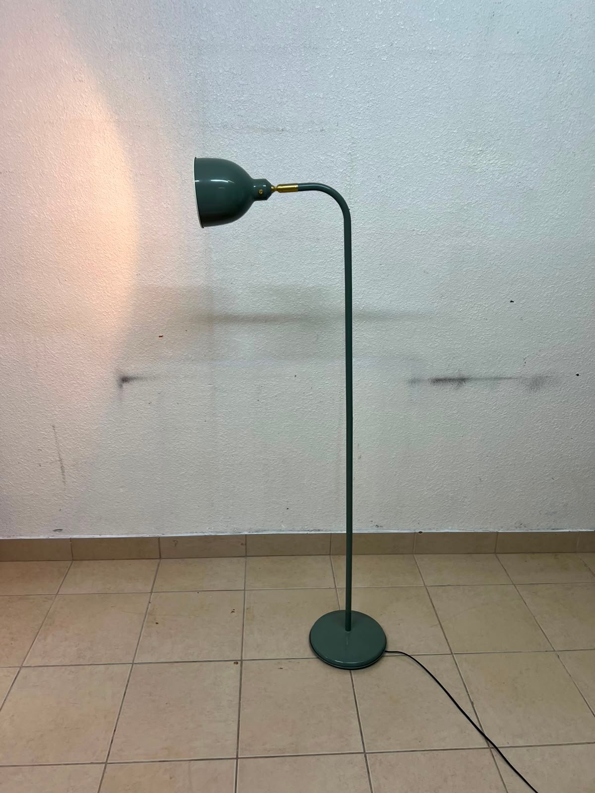 IKEA RÖDFLIK floor reading lamp in grey-green - Image 7