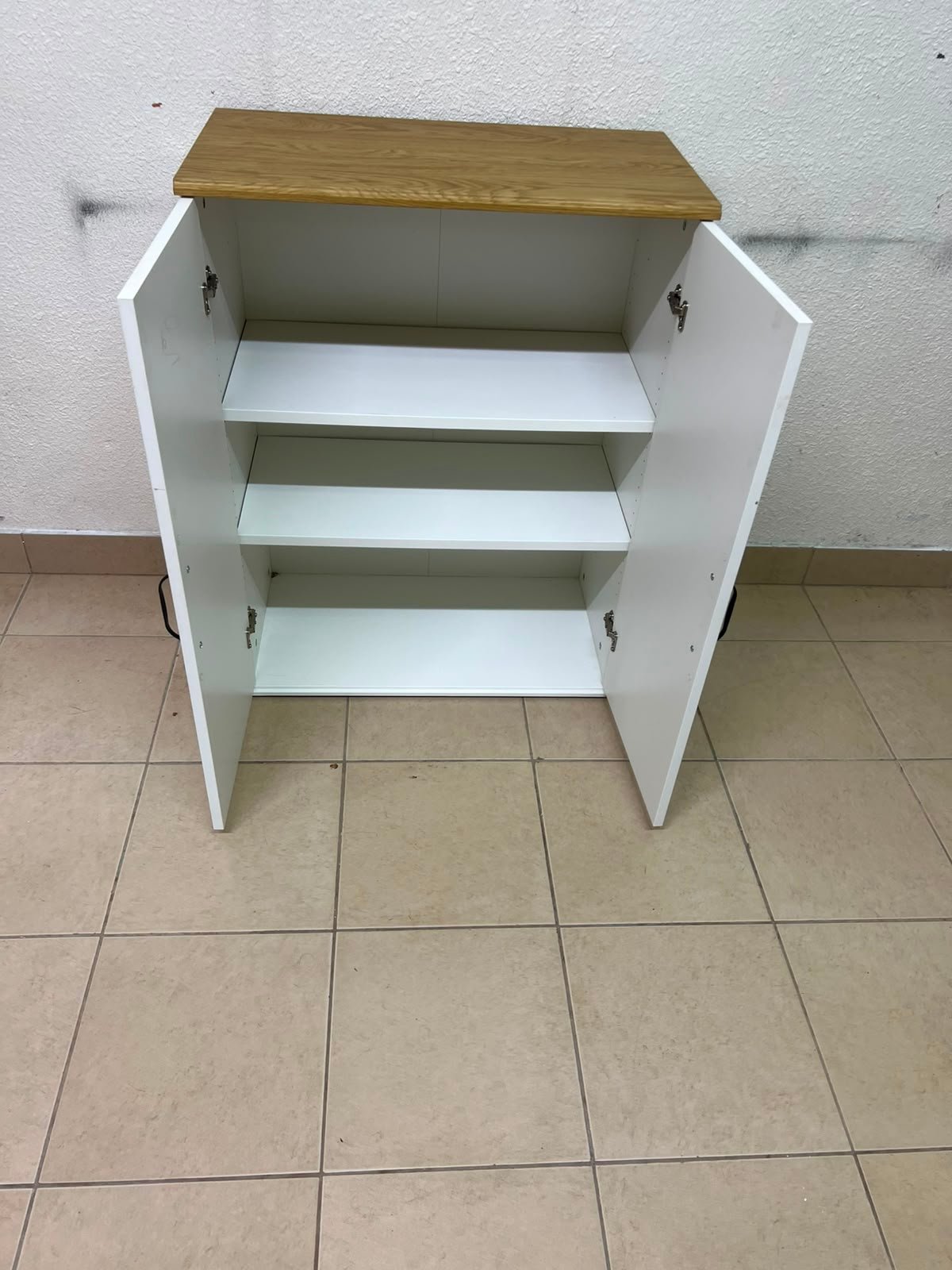 This is the SKRUVBY wardrobe with white doors, measuring 70x90 cm, from IKEA. - Image 5