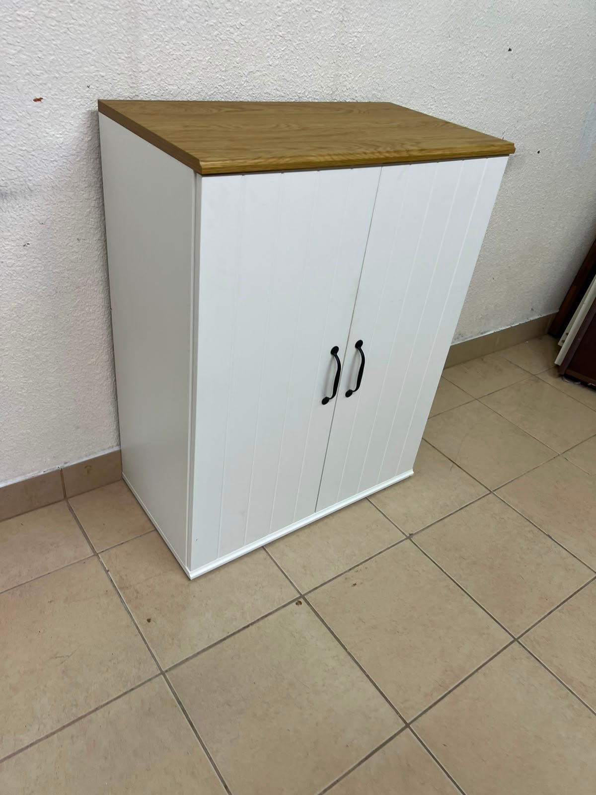 This is the SKRUVBY wardrobe with white doors, measuring 70x90 cm, from IKEA. - Image 9