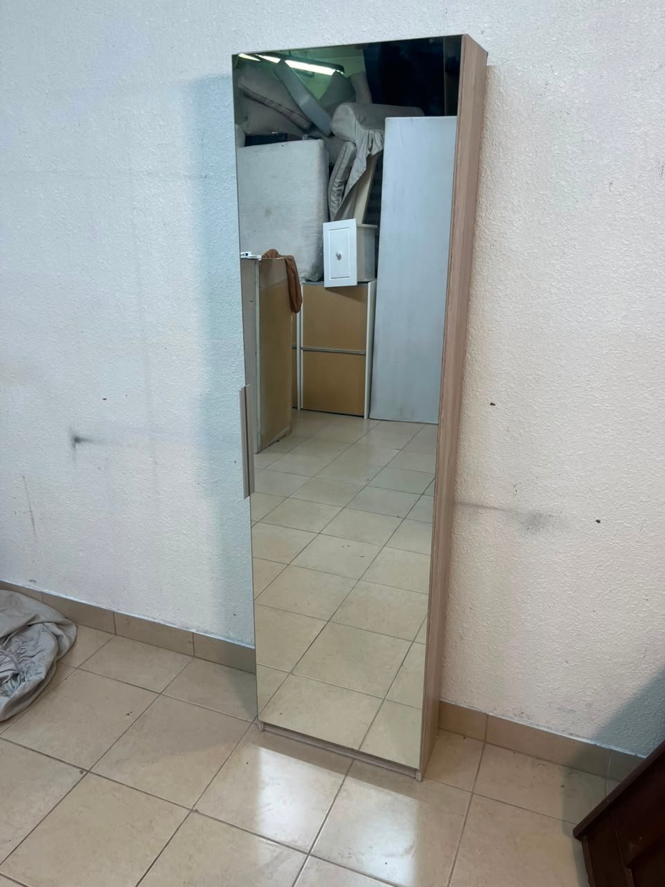 Shoe cabinet with mirrored doors - Image 4