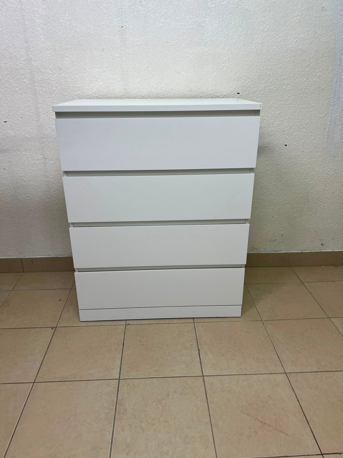 Modern White 4-Drawer Chest / Nightstand – Sleek Handleless Design with Integrated Top Edge Grooves & Minimalist Boxy Frame - Image 7