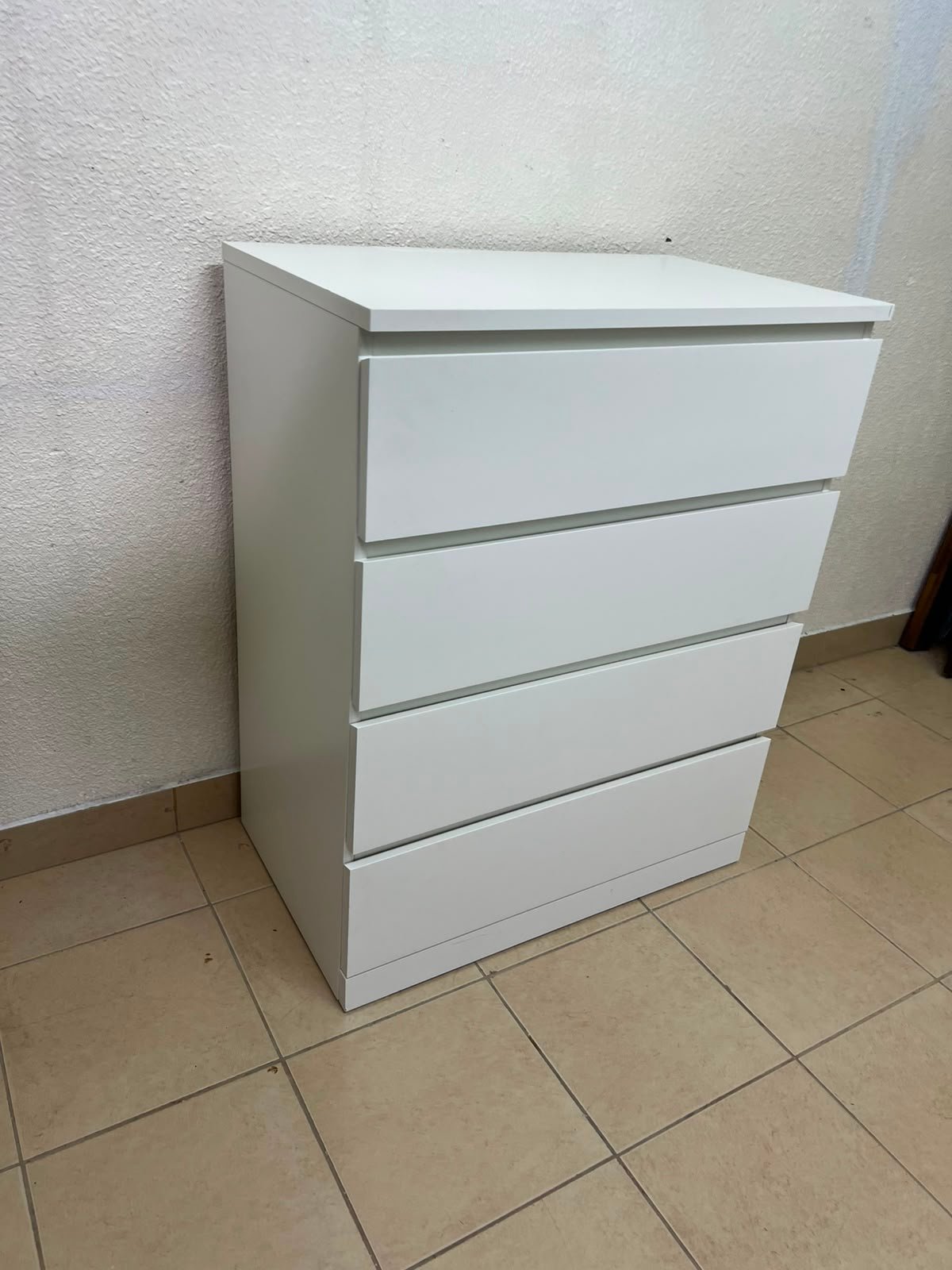 Modern White 4-Drawer Chest / Nightstand – Sleek Handleless Design with Integrated Top Edge Grooves & Minimalist Boxy Frame - Image 8