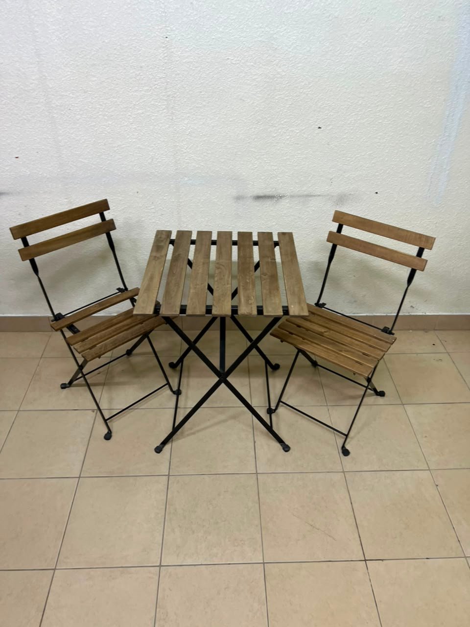3-Piece Folding Outdoor Bistro Set – Wood Slat Table & 2 Chairs with Black Metal Frames for Patio, Balcony & Garden - Image 2