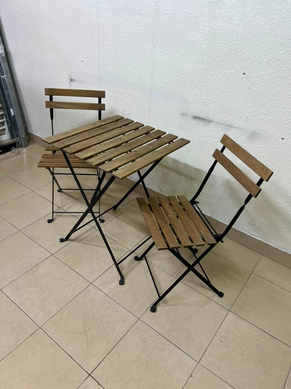 3-Piece Folding Outdoor Bistro Set – Wood Slat Table & 2 Chairs with Black Metal Frames for Patio, Balcony & Garden - Image 4