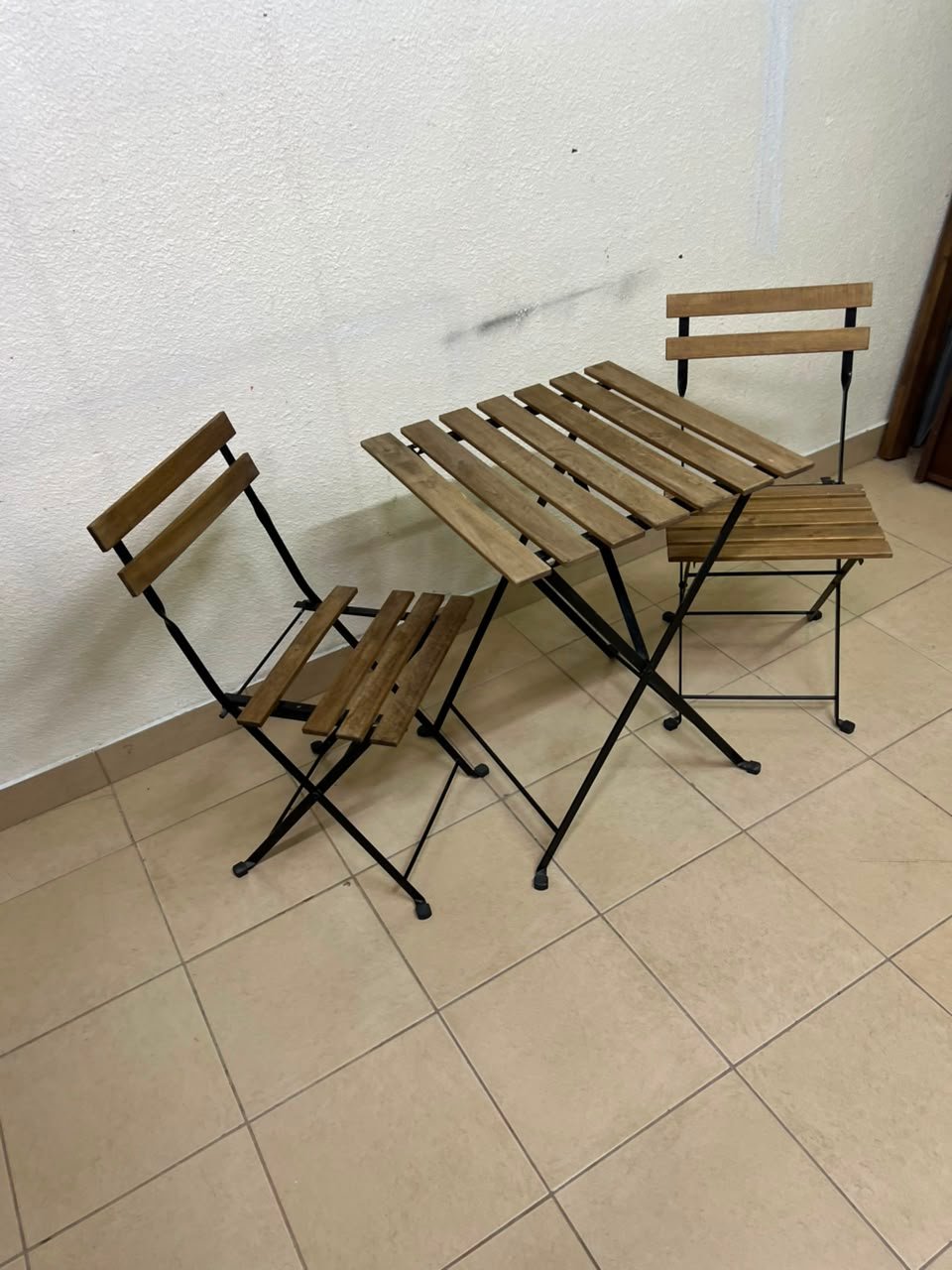 3-Piece Folding Outdoor Bistro Set – Wood Slat Table & 2 Chairs with Black Metal Frames for Patio, Balcony & Garden - Image 7